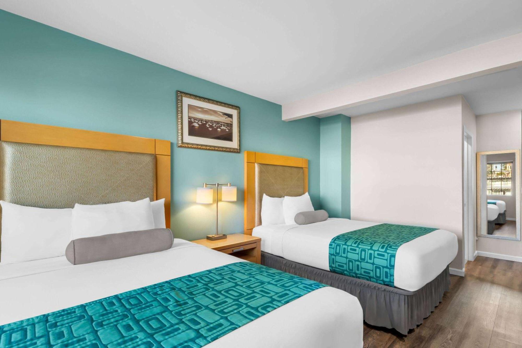 Howard Johnson By Wyndham Santa Cruz Beach Boardwalk Eksteriør billede